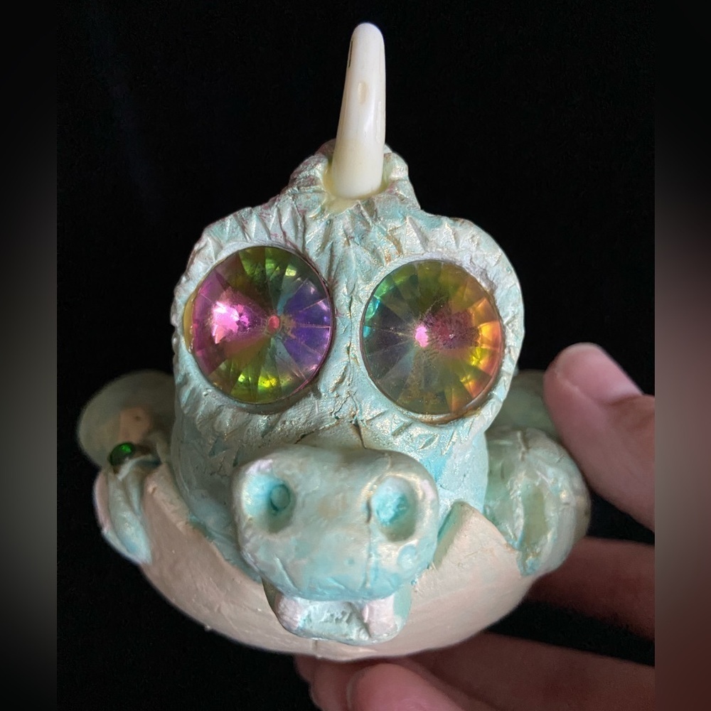 🖤 Stain Master ‘86 Baby Dragon in Egg Shell Figurine - Picture 11 of 13